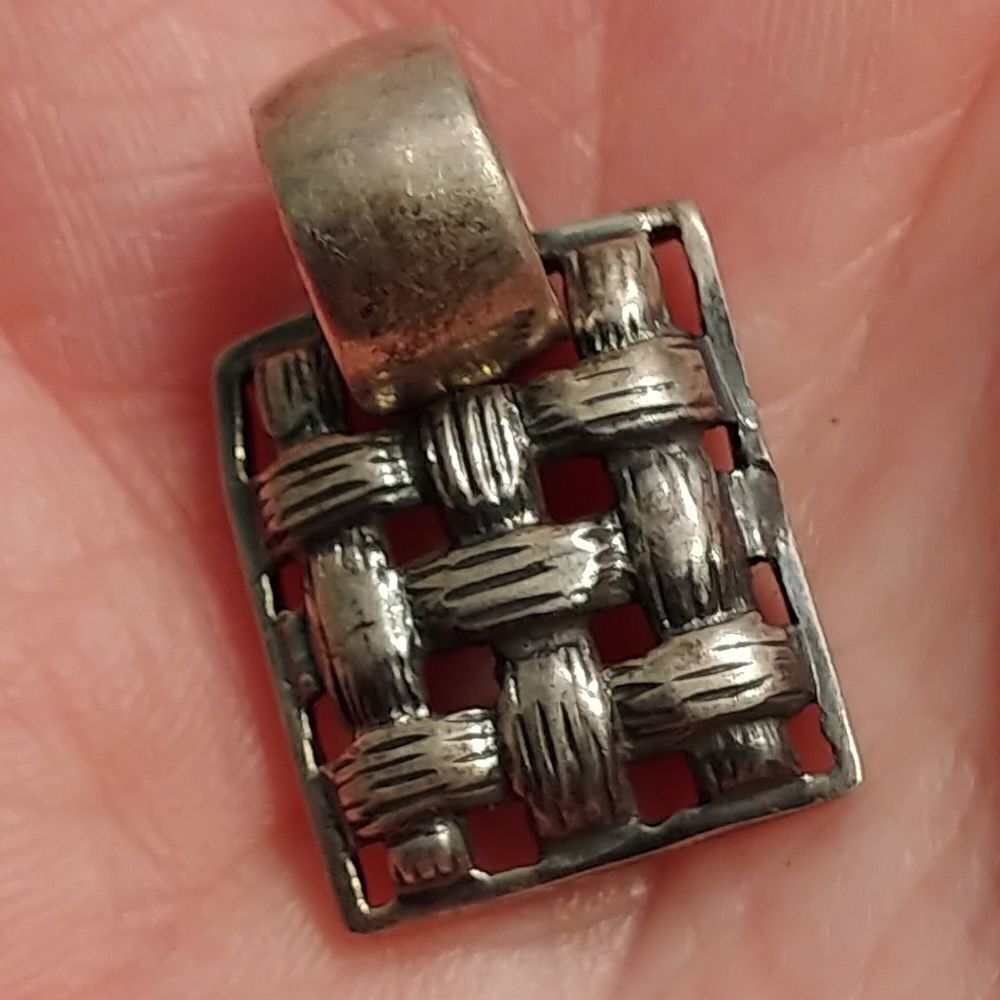 Silver Pendant Rectangular Basket Weave - Picture 4 of 7